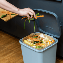 Lade das Bild in den Galerie-Viewer, BIOGLÜCK® Biomüllbeutel 10 l mit Blockboden – reißfestes Kraftpapier mit extra verstärktem Boden
